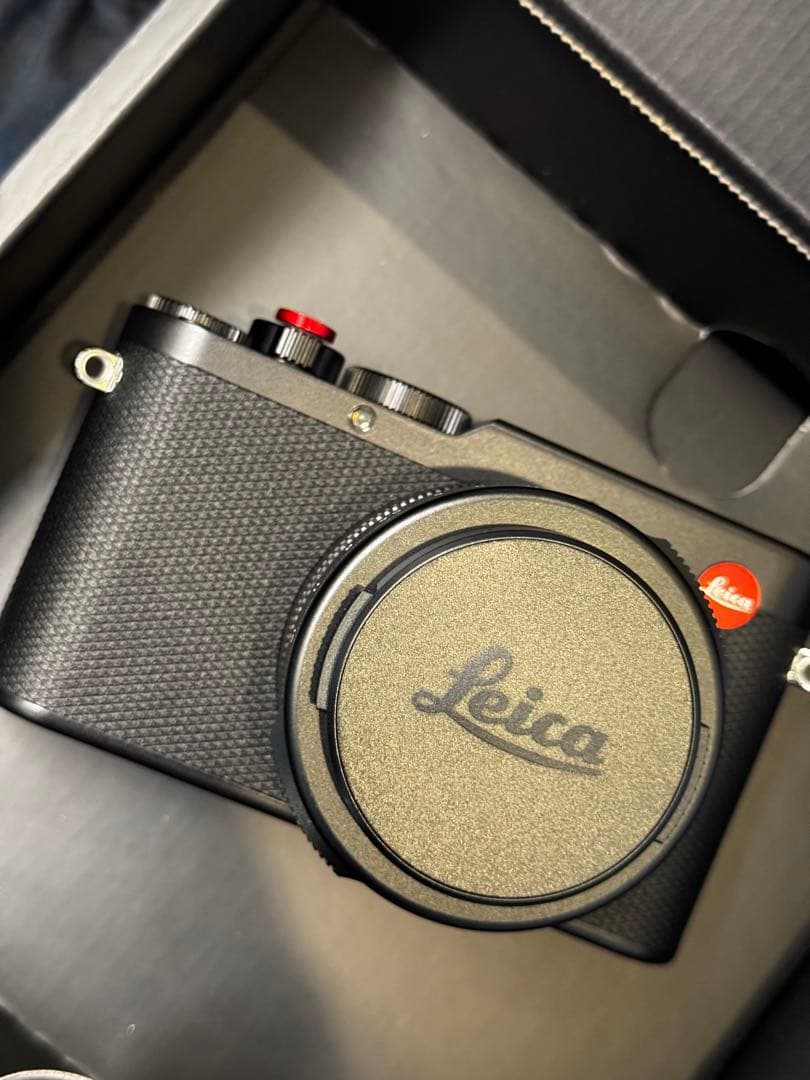 LEICA D-LUX8 付属＋アクセ多数(新品サムレストオートキャップなど)