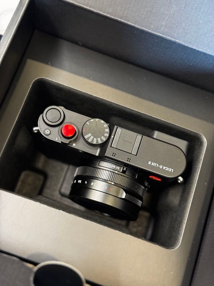 LEICA D-LUX8 付属＋アクセ多数(新品サムレストオートキャップなど)