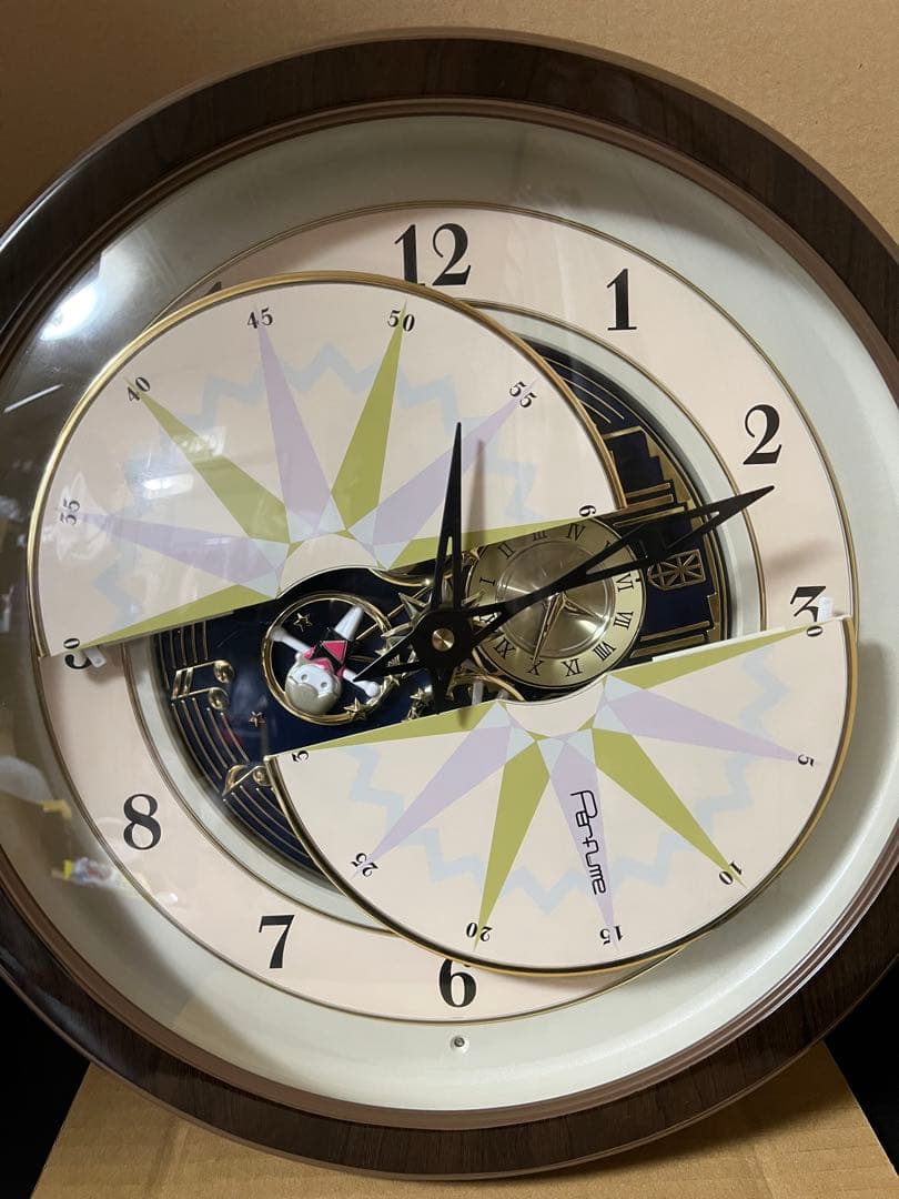 Perfumeオリジナル からくり時計 ＆ 台座セット