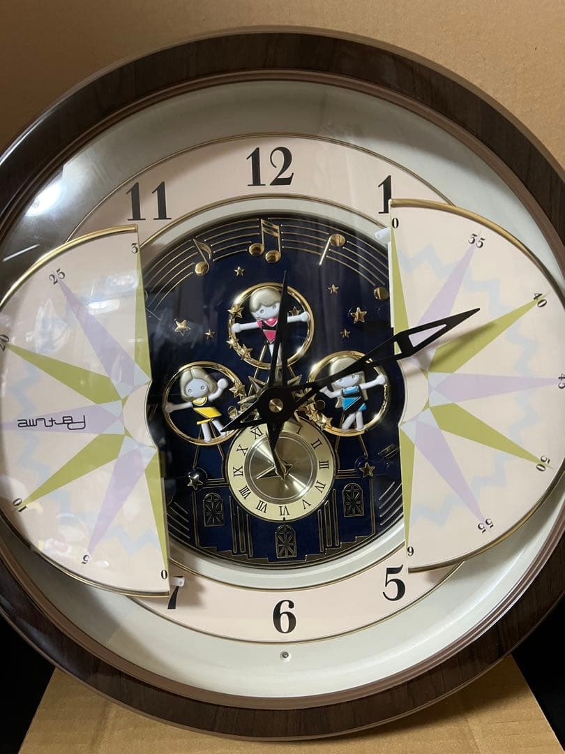 Perfumeオリジナル からくり時計 ＆ 台座セット