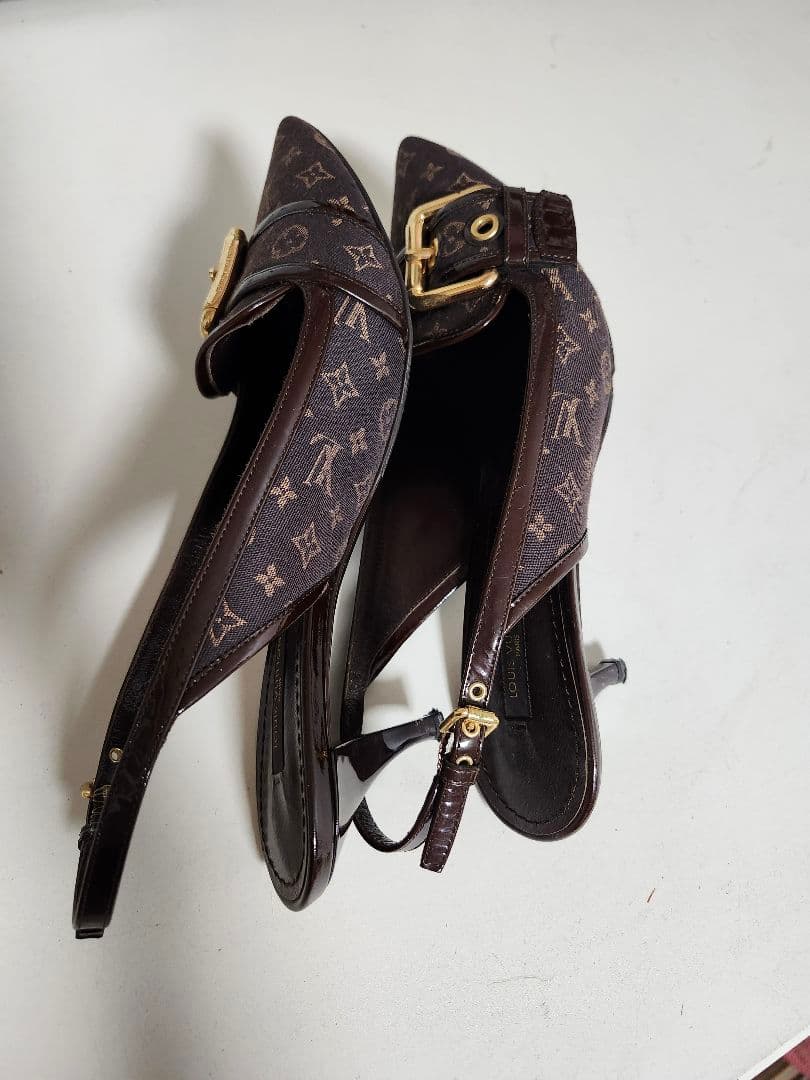 ルイヴィトン　モノグラム　レディース　ストラップパンプス　サンダル