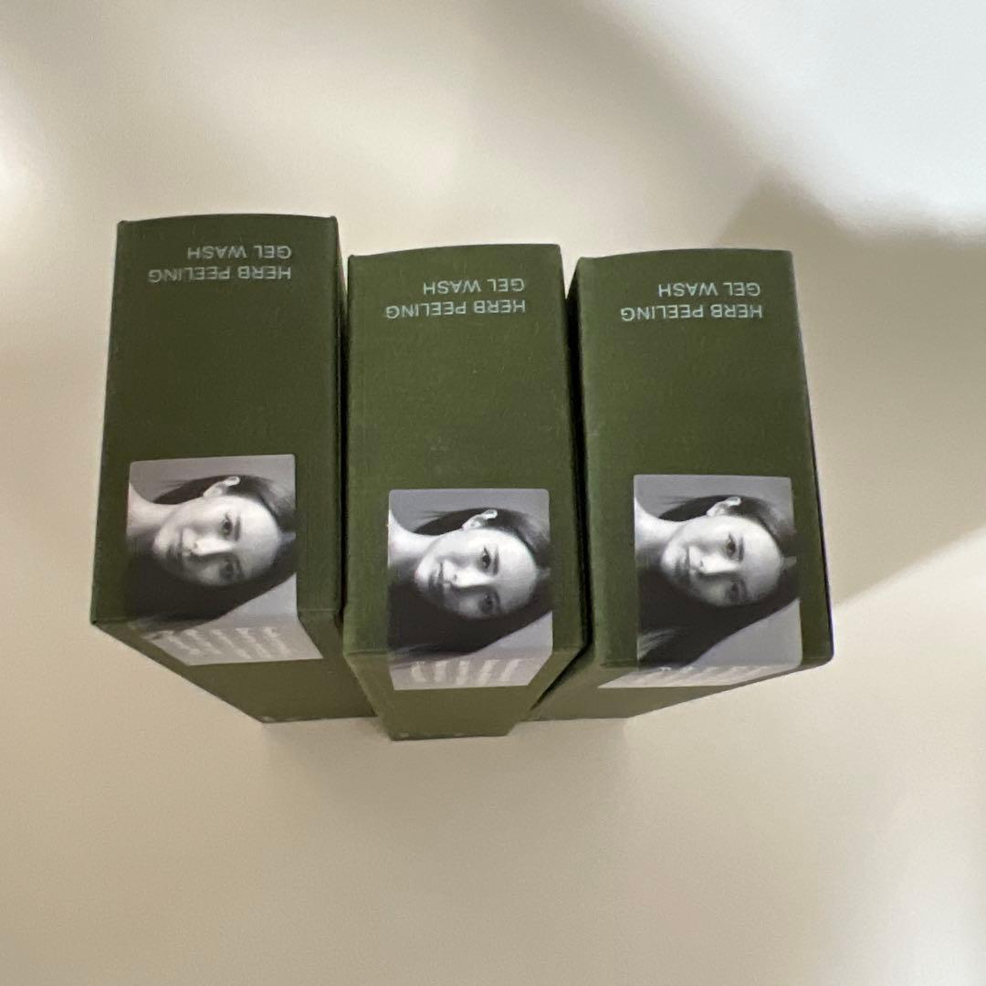 HITOtoハーブピーリングジェルウォッシュ