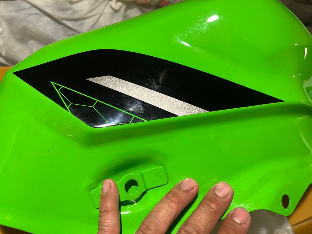 Kawasaki ZX25R 中古タンク