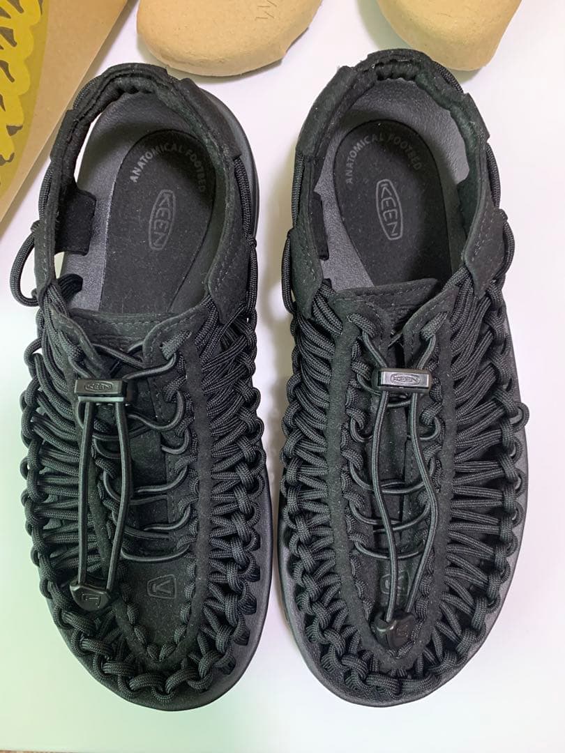KEEN UNEEK キーン　ユニーク　サンダル24.5cm 黒　ブラック