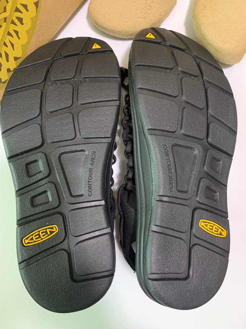 KEEN UNEEK キーン　ユニーク　サンダル24.5cm 黒　ブラック