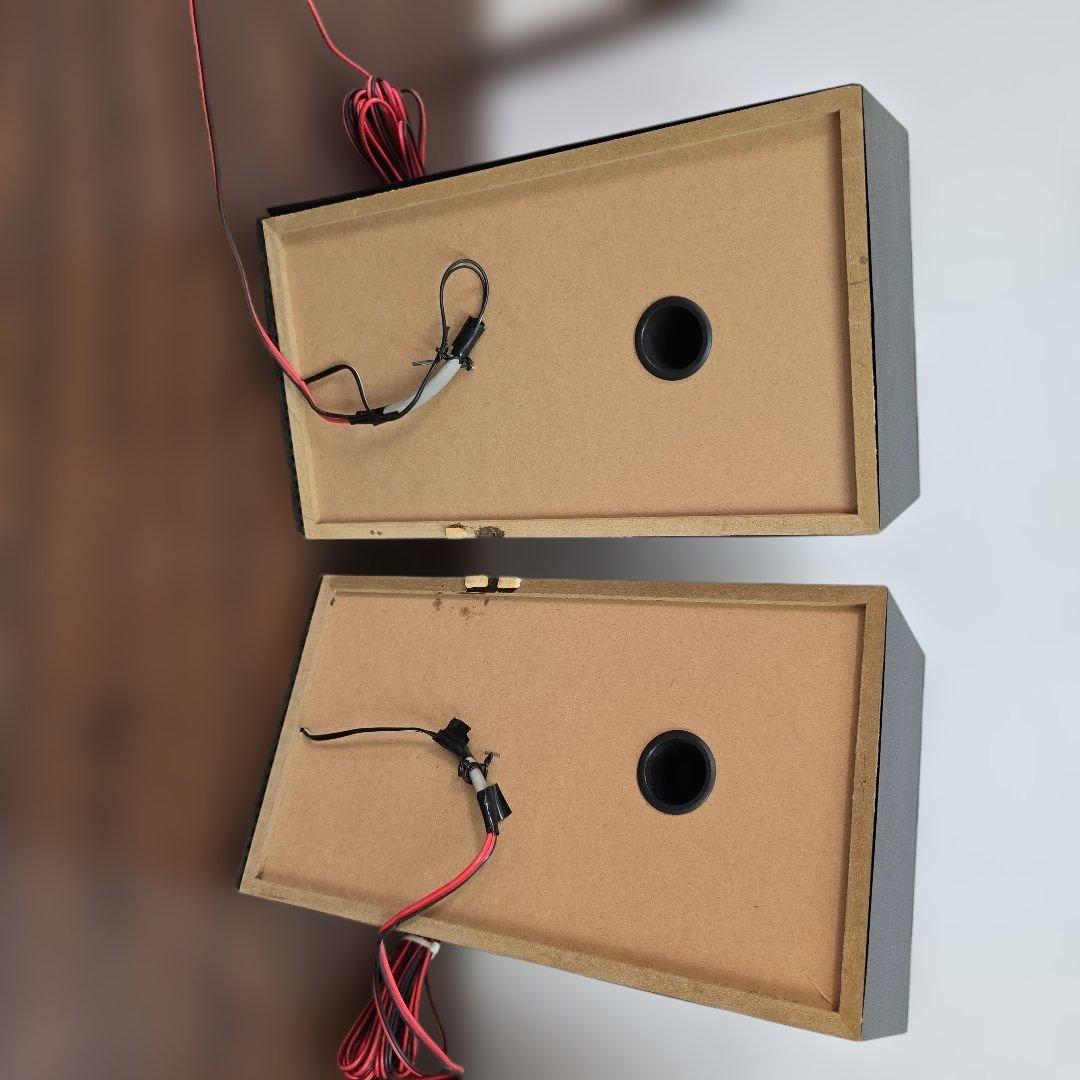 2ウェイスピーカー シルバー・ブラック