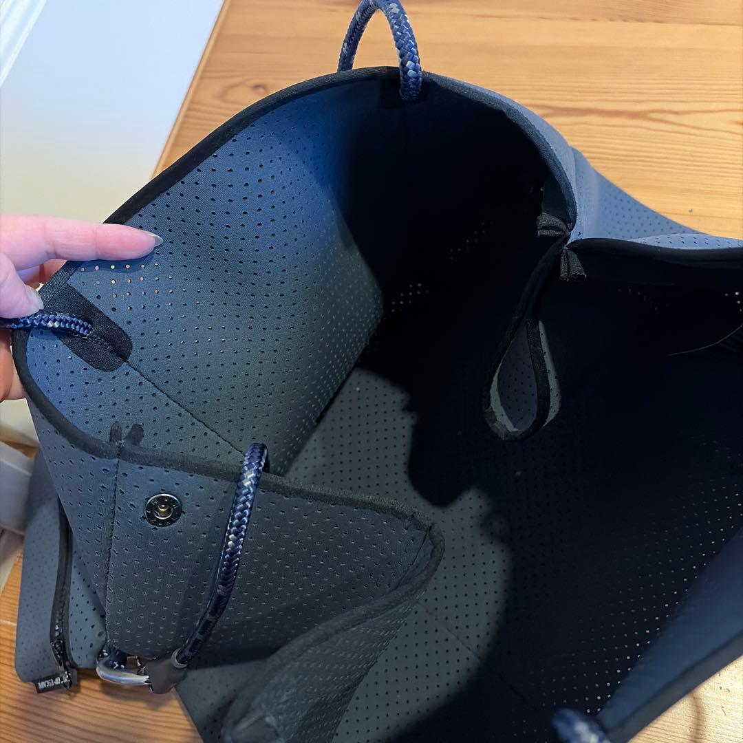 STATE OF ESCAPADE ブラック トートバッグ