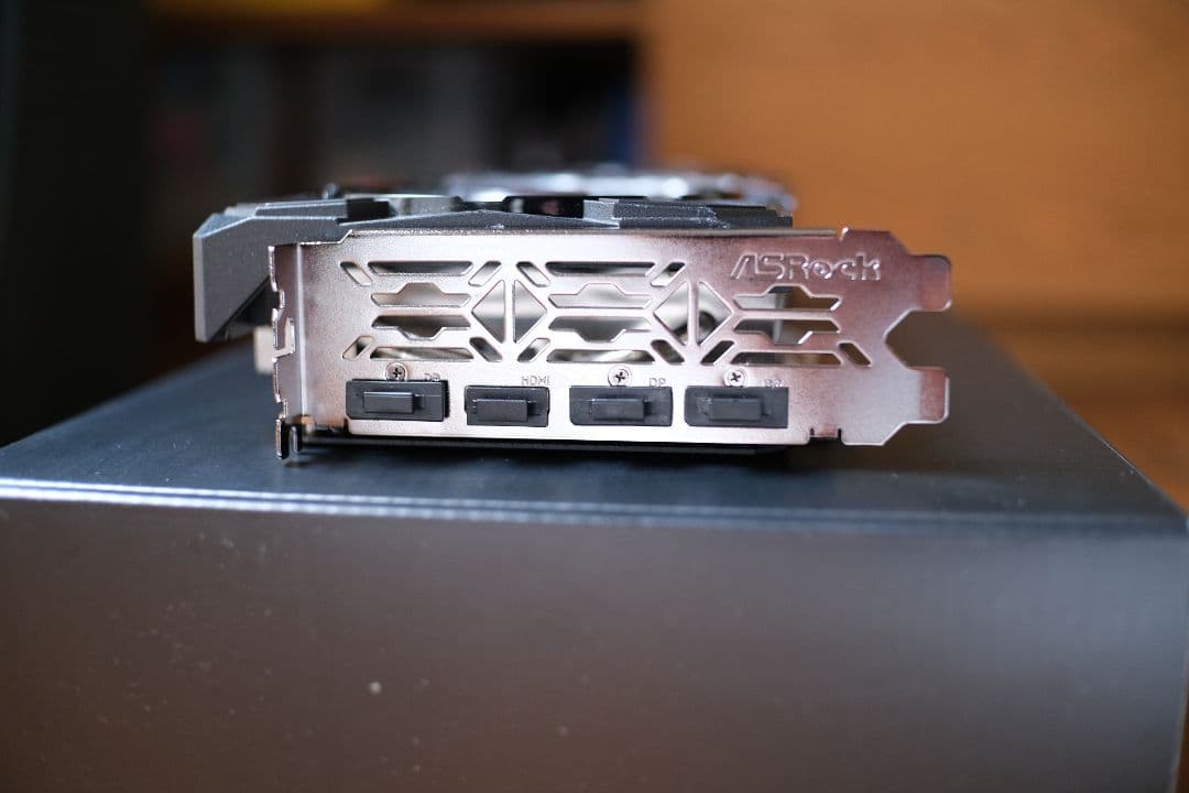 Radeon RX 7600 Phantom Gaming 8GB OC 中古