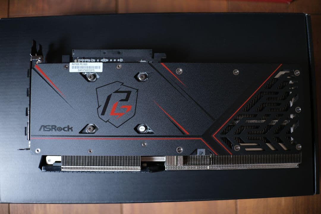 Radeon RX 7600 Phantom Gaming 8GB OC 中古