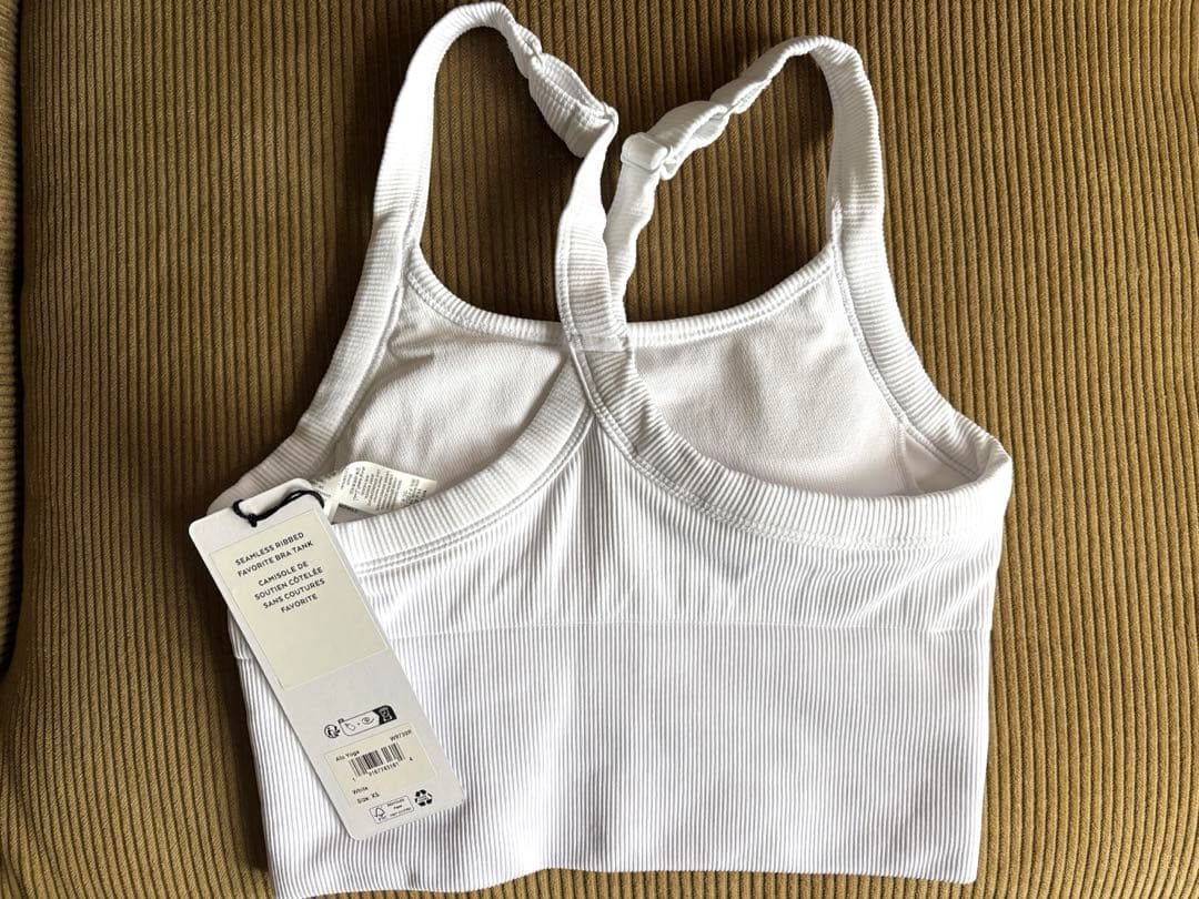 ヨガ・ピラティス alo Seamless Ribbed Favorite Bra Tank