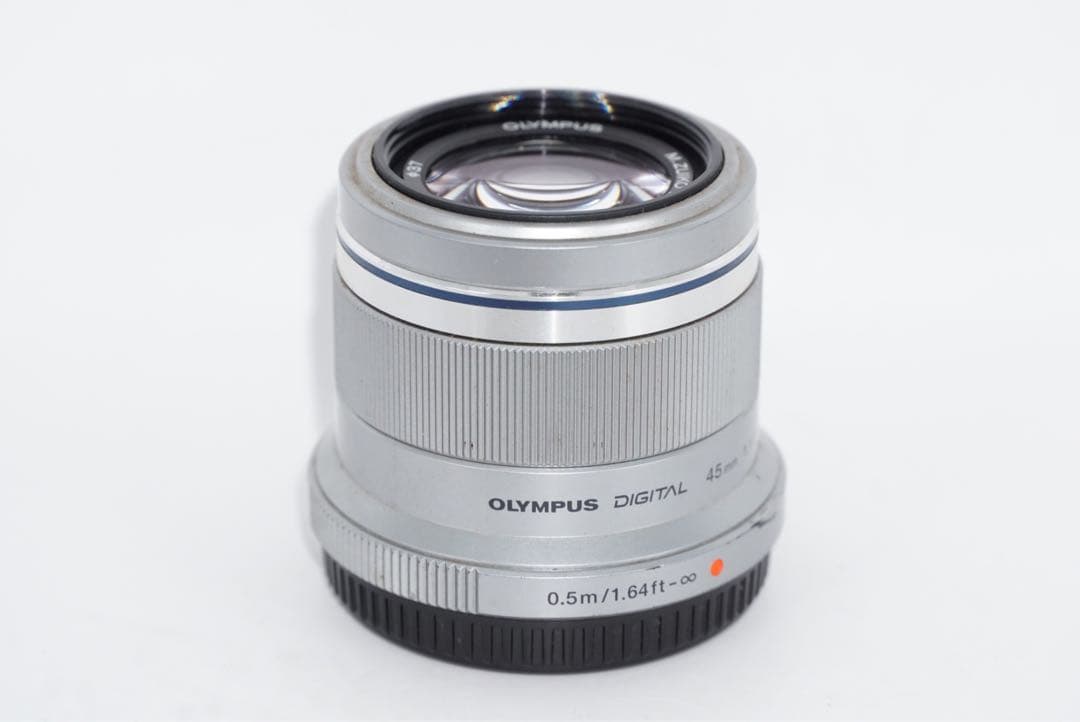 olypmus 45mm f1.8 シルバー