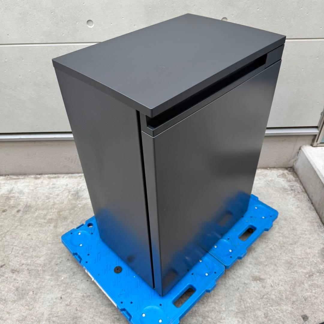 219⭐️2023年製美品★アイリス　冷蔵庫　小型　グレー　寝室などに