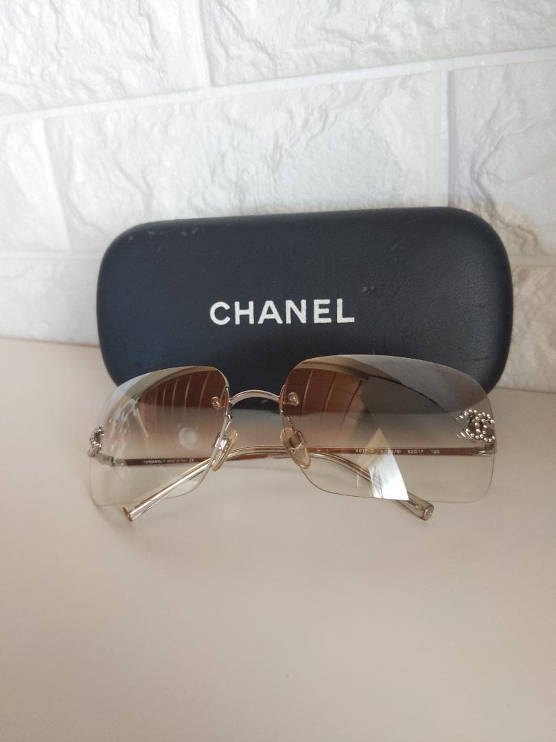 CHANEL シルバーグレー ストーン付き サングラス【レア】【人気色】【美品】