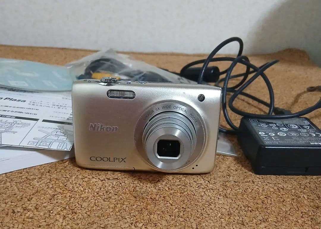 Nikon LPIX S3100 デジカメ シルバー