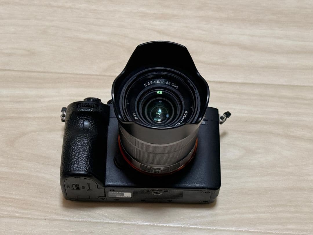 SONY α7 III デジタル一眼レフ 標準ズームレンズ付き ILCE 7M3