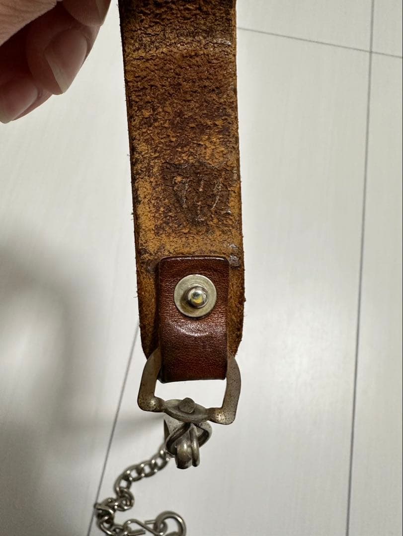 HTC スタッズ装飾ブラウンレザーウォレットチェーン