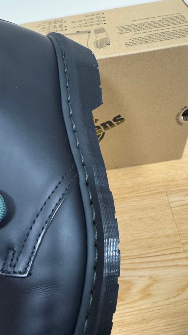 極美品ドクターマーチン3ホール　UK7 グリーンステッチ　緑