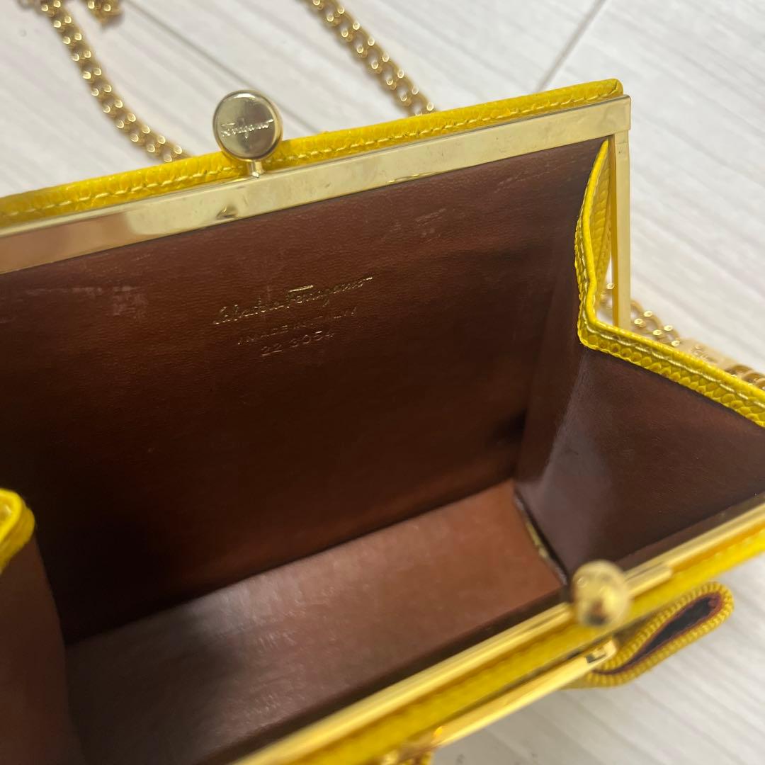 フェラガモ　ヴァラ　リボン　イエロー　がま口　ミニ　チェーン　ショルダーバッグ