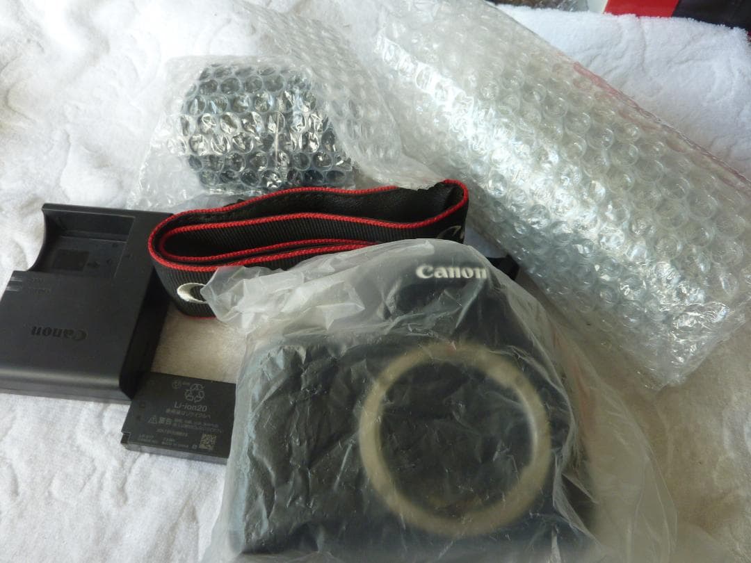 中古　CANON　EOS9000D 　　rivin