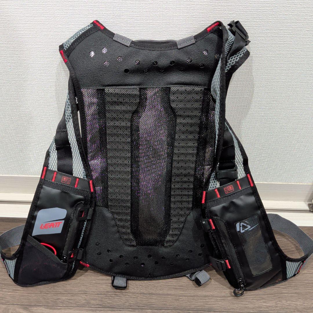 Leatt 2.0 HydraDri 防水ハイドレーションバックパック