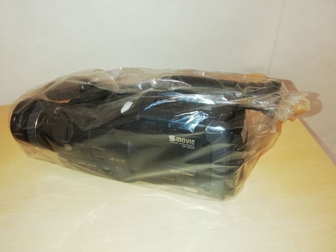 ♦今月末まで価格♥ビクターSVHS−CビデオカメラGRーS505SET