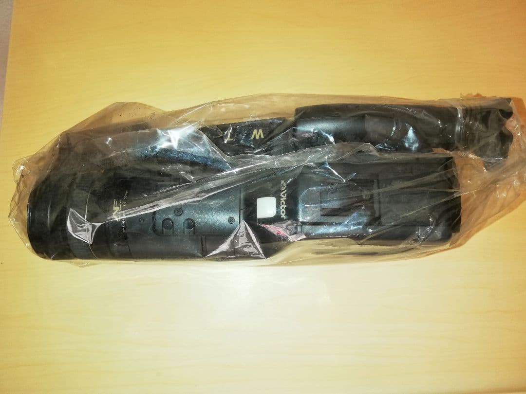 ♦今月末まで価格♥ビクターSVHS−CビデオカメラGRーS505SET