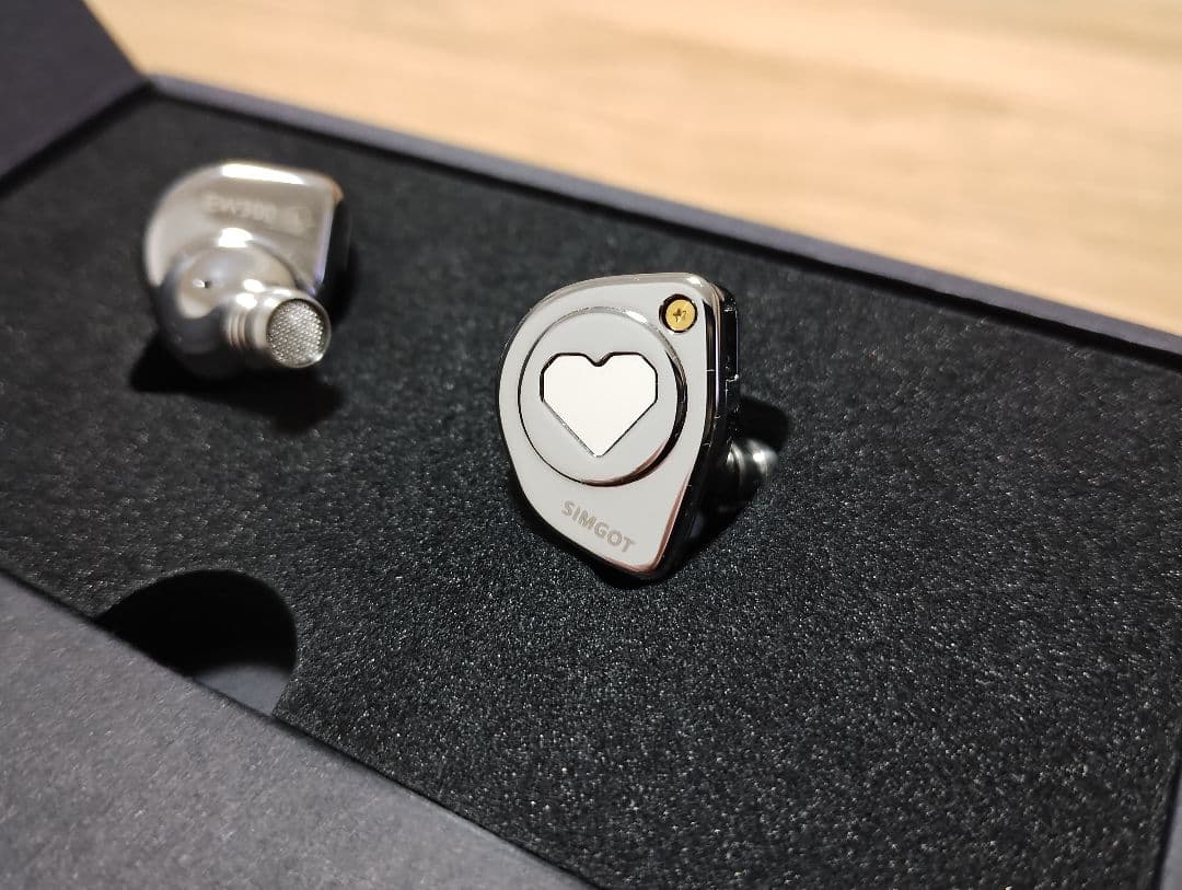 ★「SIMGOT EW300 」クラスを超えた解像感とポテンシャルの有線イヤホン