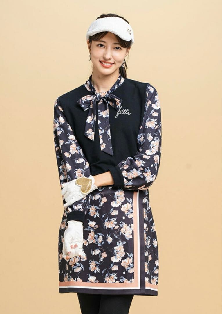 新品タグ付き　キスオンザグリーン りぼんボウタイ付き花柄トップス&スカート　L