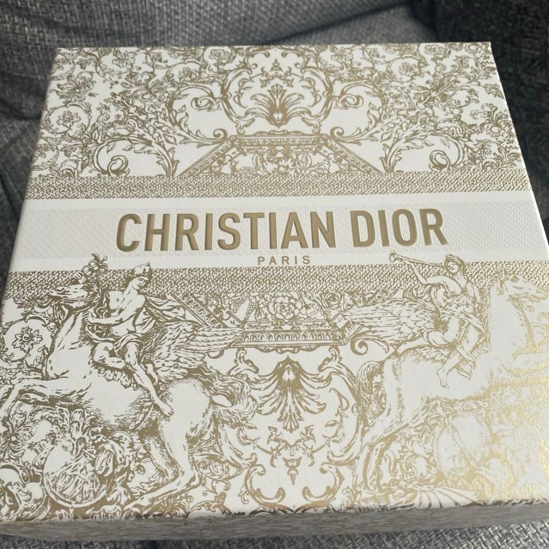 Dior ディオール ホリデー オファー　2023 限定　クリスマス　コフレ