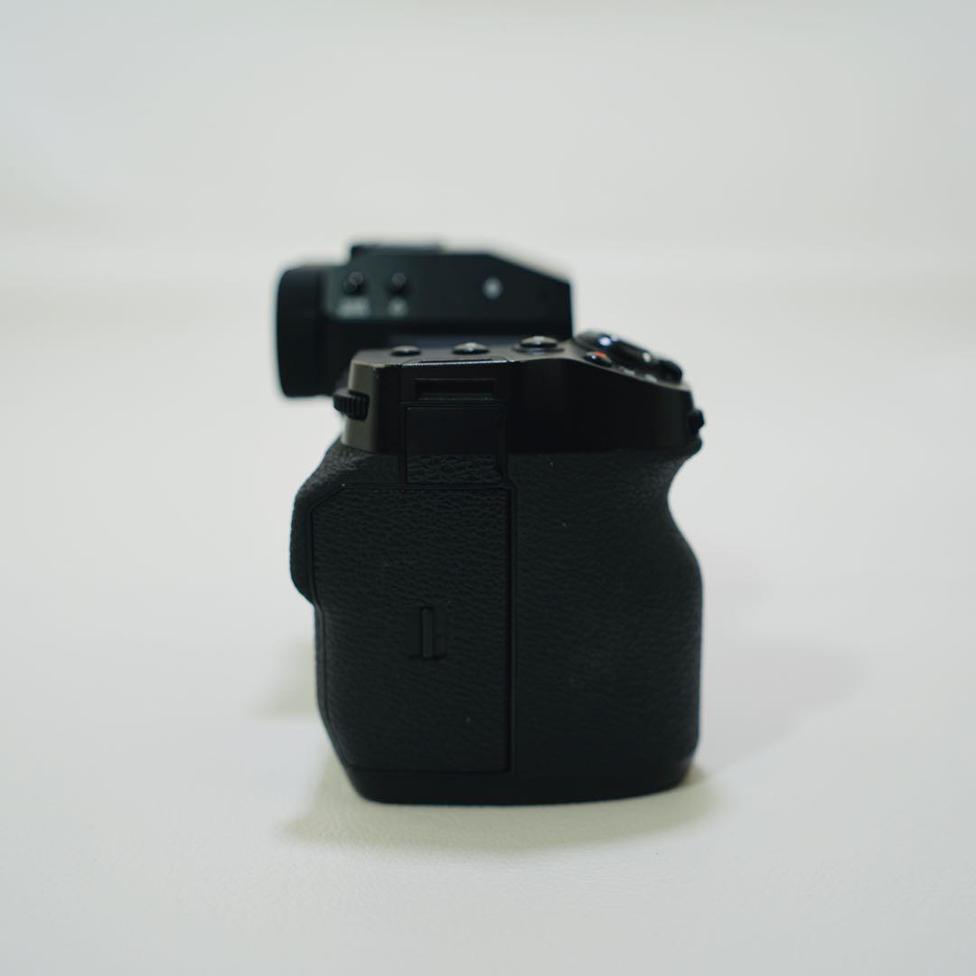 【良品】FUJIFILM xh2 ボディ【純正バッテリー3個＋付属品多数】