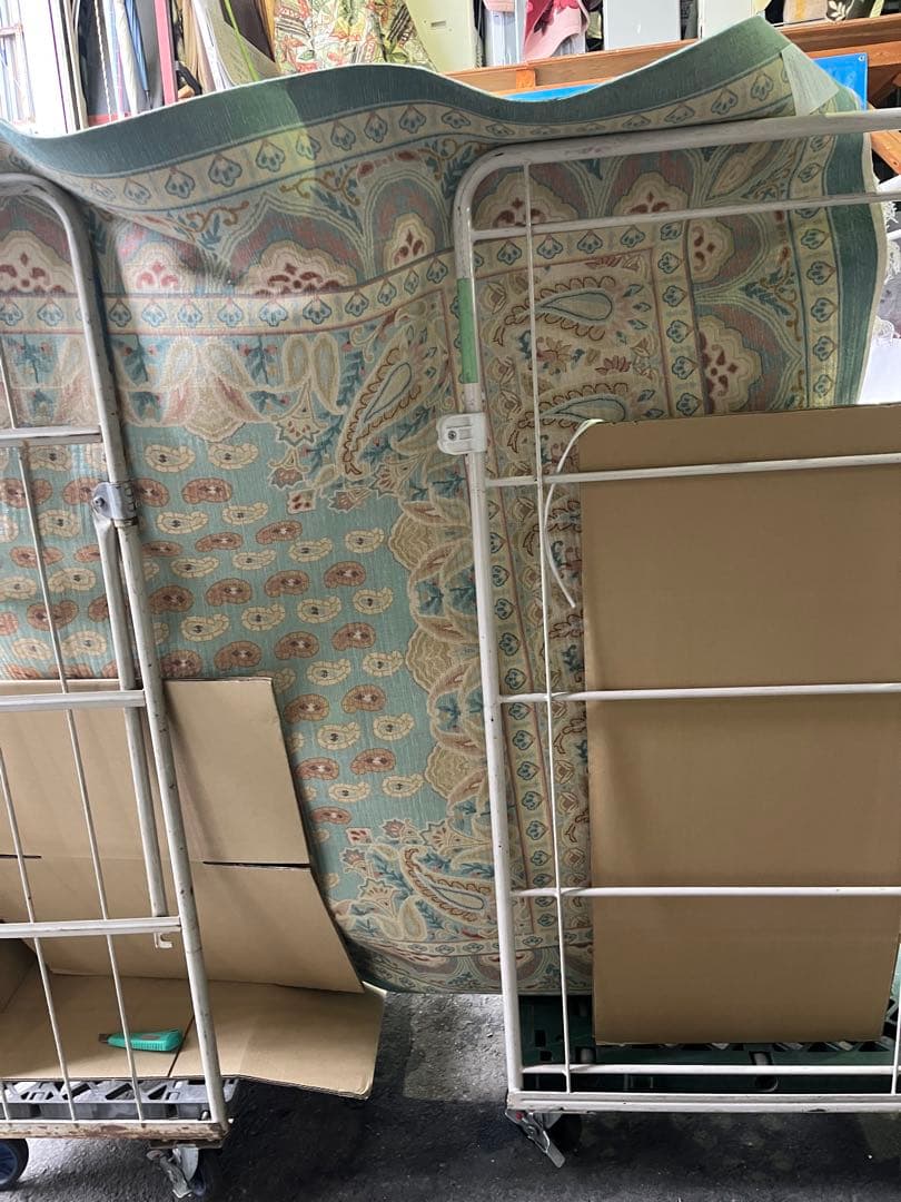 ペイズリー柄ラグ 大きめ 青と赤　高島屋　絨毯　長さ250cm 横幅170cm