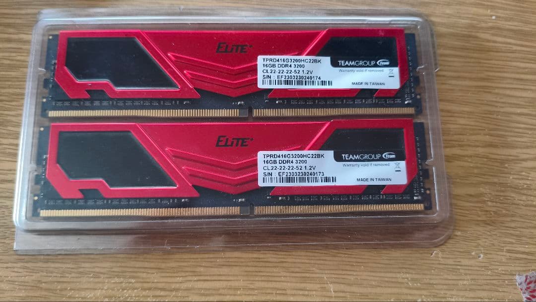メモリー TEAMGROUP Elite 32GB DDR4 3200MHz