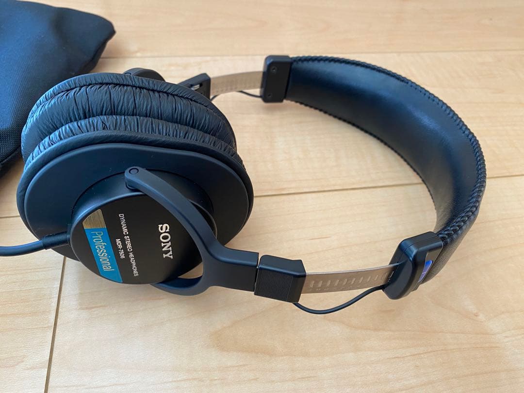 美品！SONY MDR7506定番スタジオモニターヘッドホン折りたたみ式青ラベル