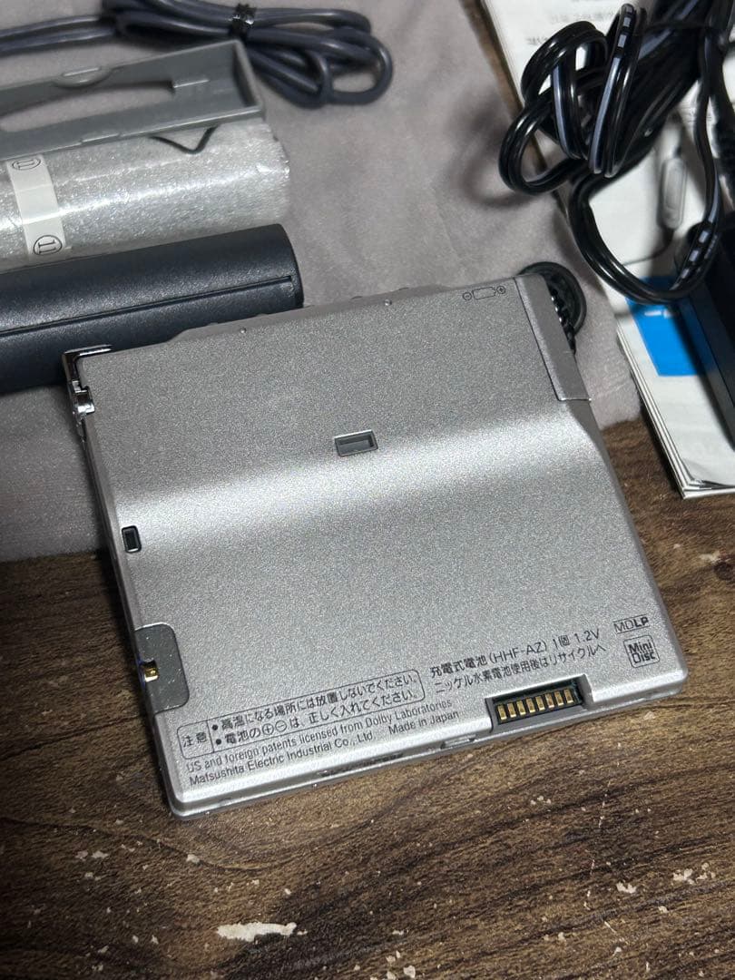 美品　稼働品　Panasonic ポータブルMDプレーヤー レッド