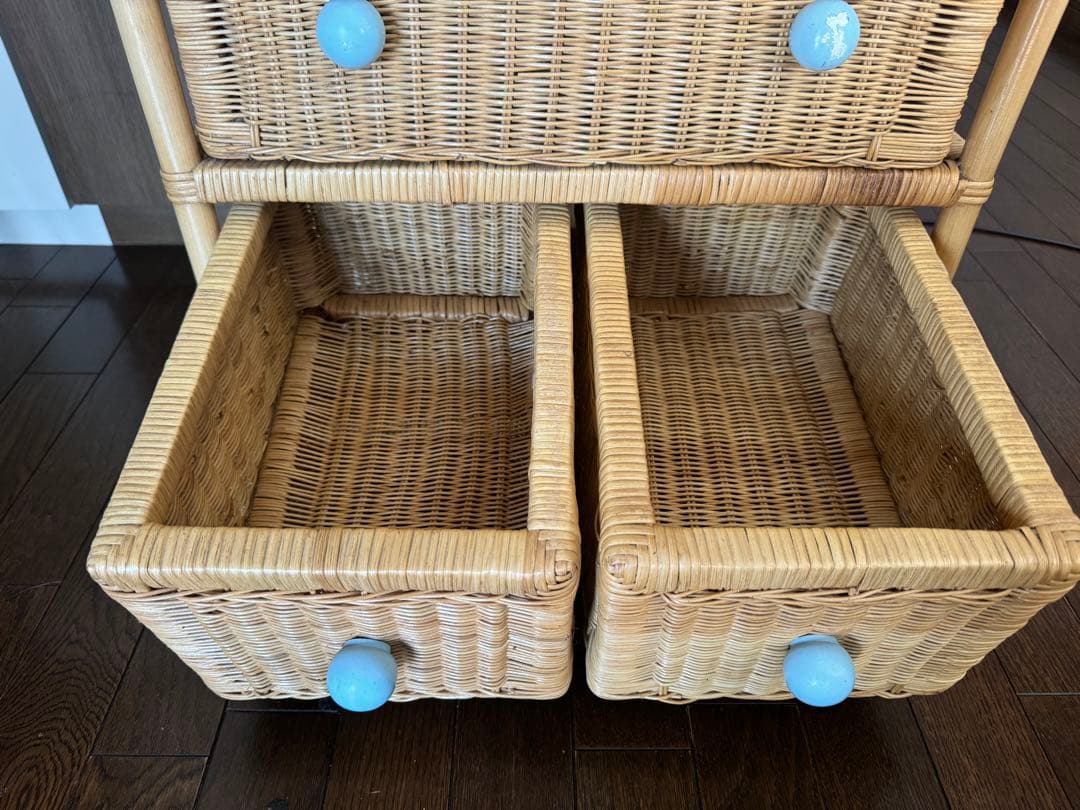 ラタン製収納キャビネット ブルーリボン付き 籐　ヴィンテージ、アンティーク