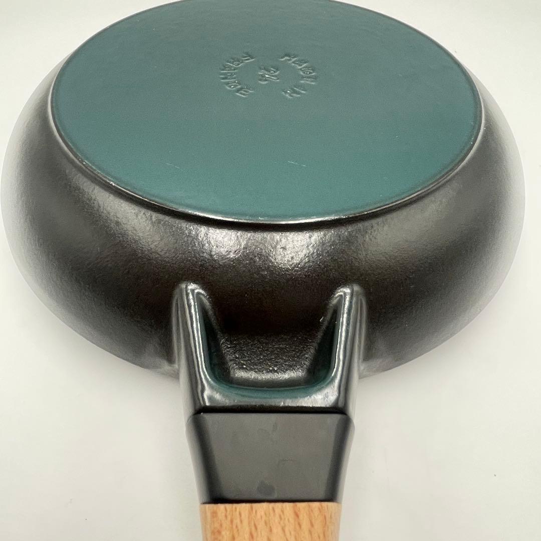 美品】ストウブ（Staub）ウッドハンドルフライパン 24cm IH/ガス火対応