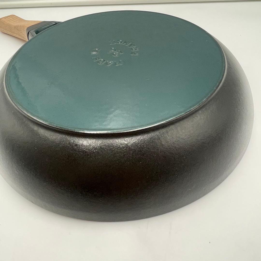 美品】ストウブ（Staub）ウッドハンドルフライパン 24cm IH/ガス火対応