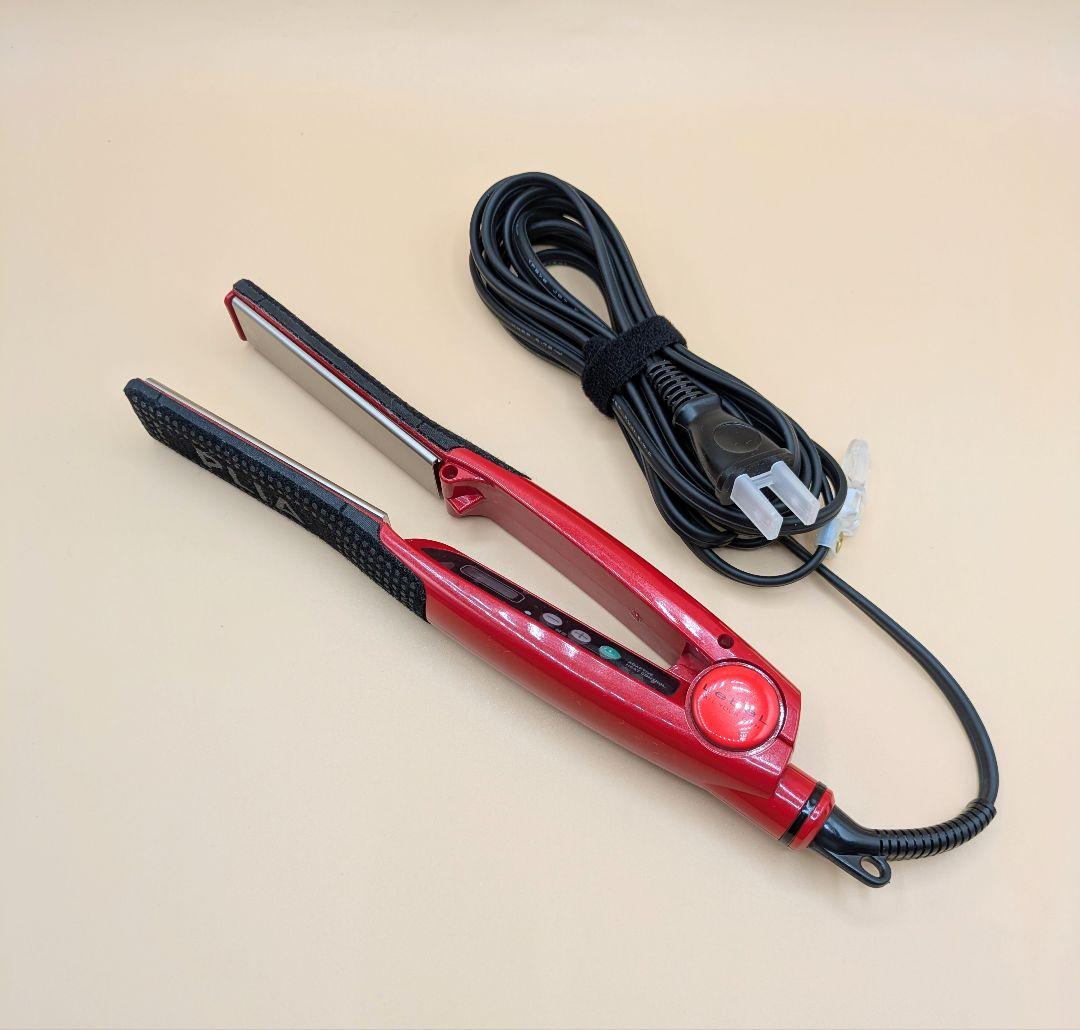 ✴️新品同様✴️PLIA ストレートアイロン レッド