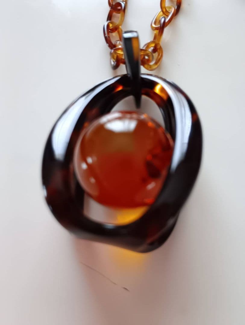 べっ甲琥珀籠ネックレス 球体琥珀ペンダント付き