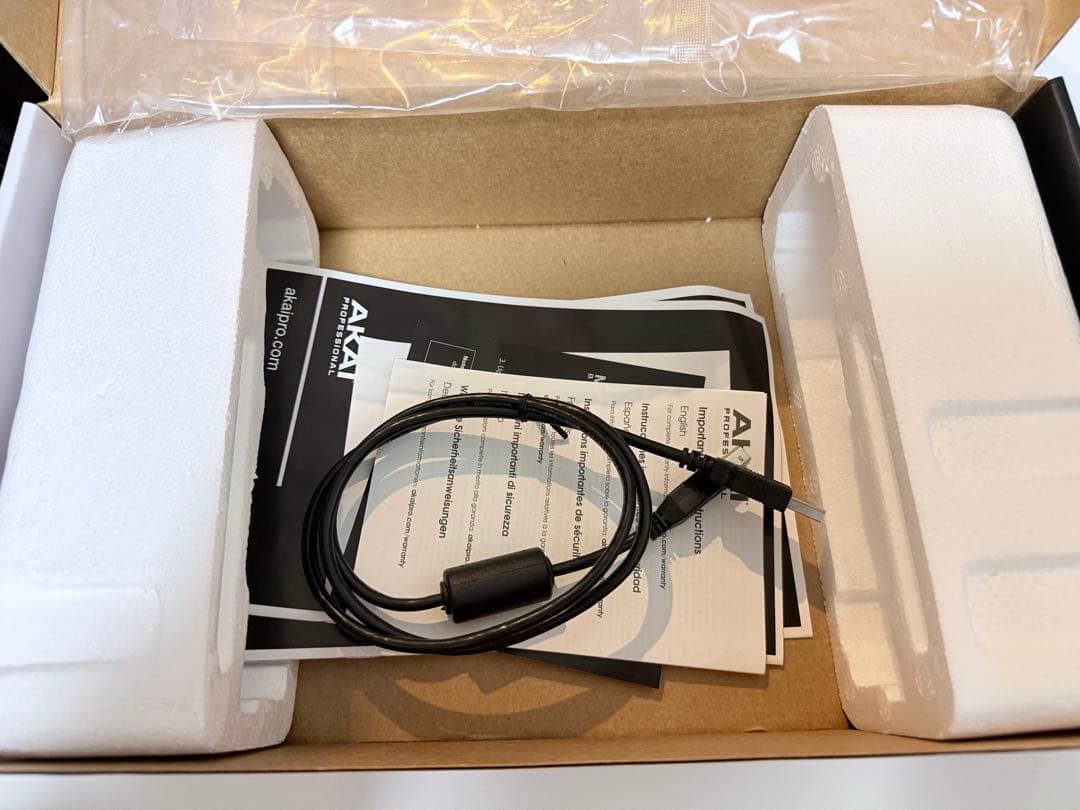 AKAI MPK mini play 25鍵 MIDIコントローラー