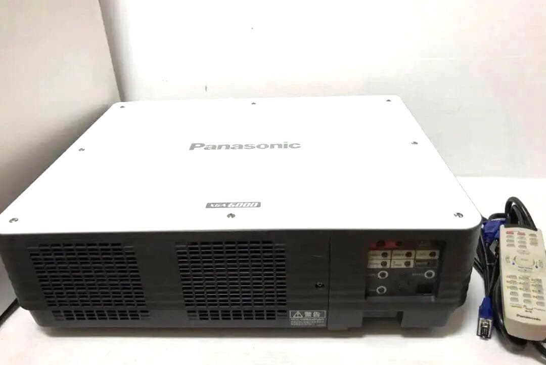 ランプ新品　PANASONIC PT-D5700 HDMI対応可6000ルーメン
