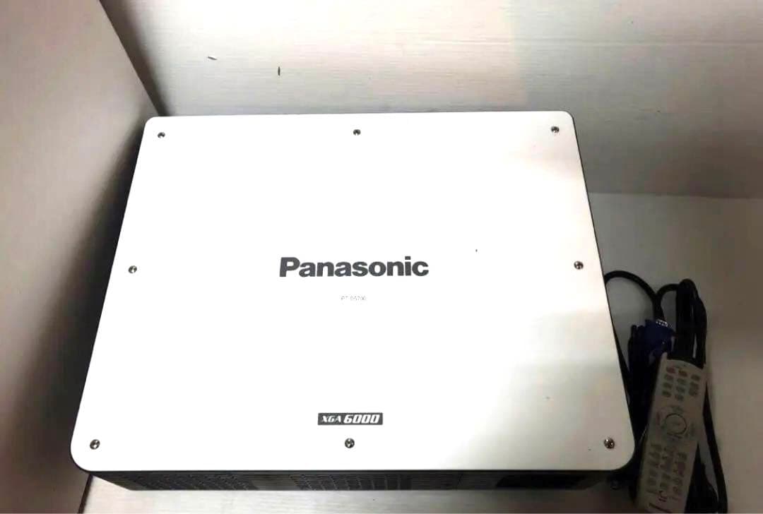 ランプ新品　PANASONIC PT-D5700 HDMI対応可6000ルーメン