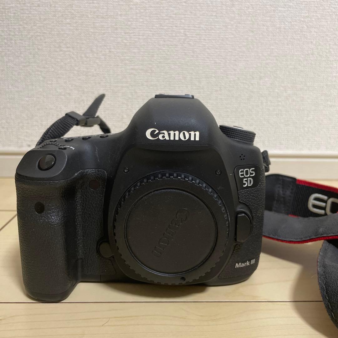 Canon EOS 5D MARK3+バッテリーグリップBG-E11 純正2個