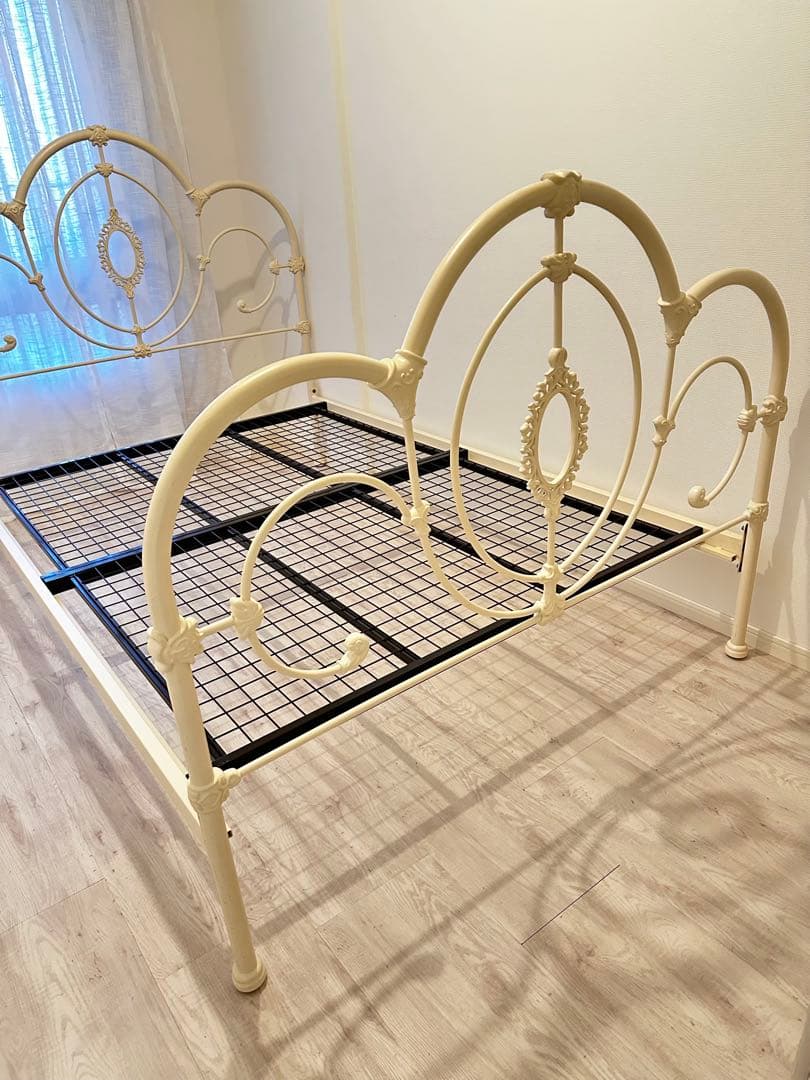 値下●Laura Ashley ローラアシュレイ ベッドフレーム ダブル ベッド