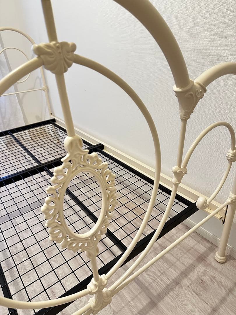 値下●Laura Ashley ローラアシュレイ ベッドフレーム ダブル ベッド