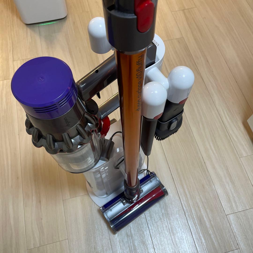 ダイソン　v10 fluffy 掃除機　サイクロン