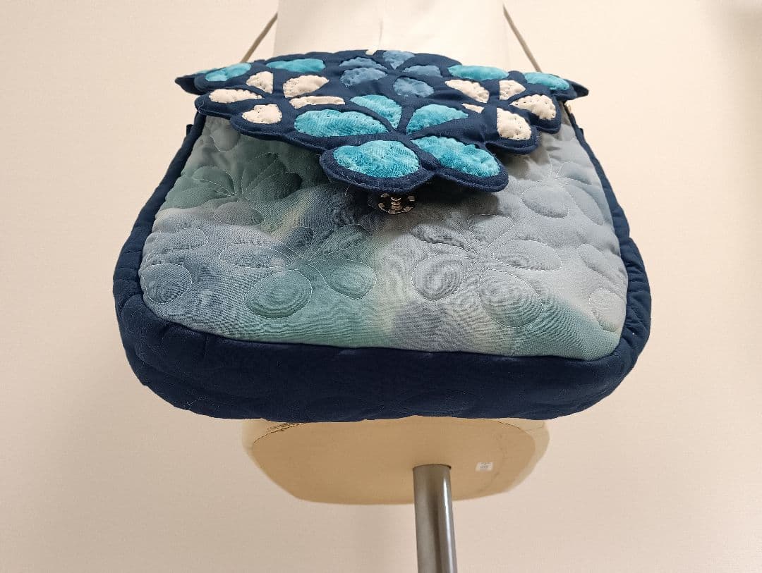 ハワイアンキルト　ハンドメイド　フラップ付きショルダーバッグ