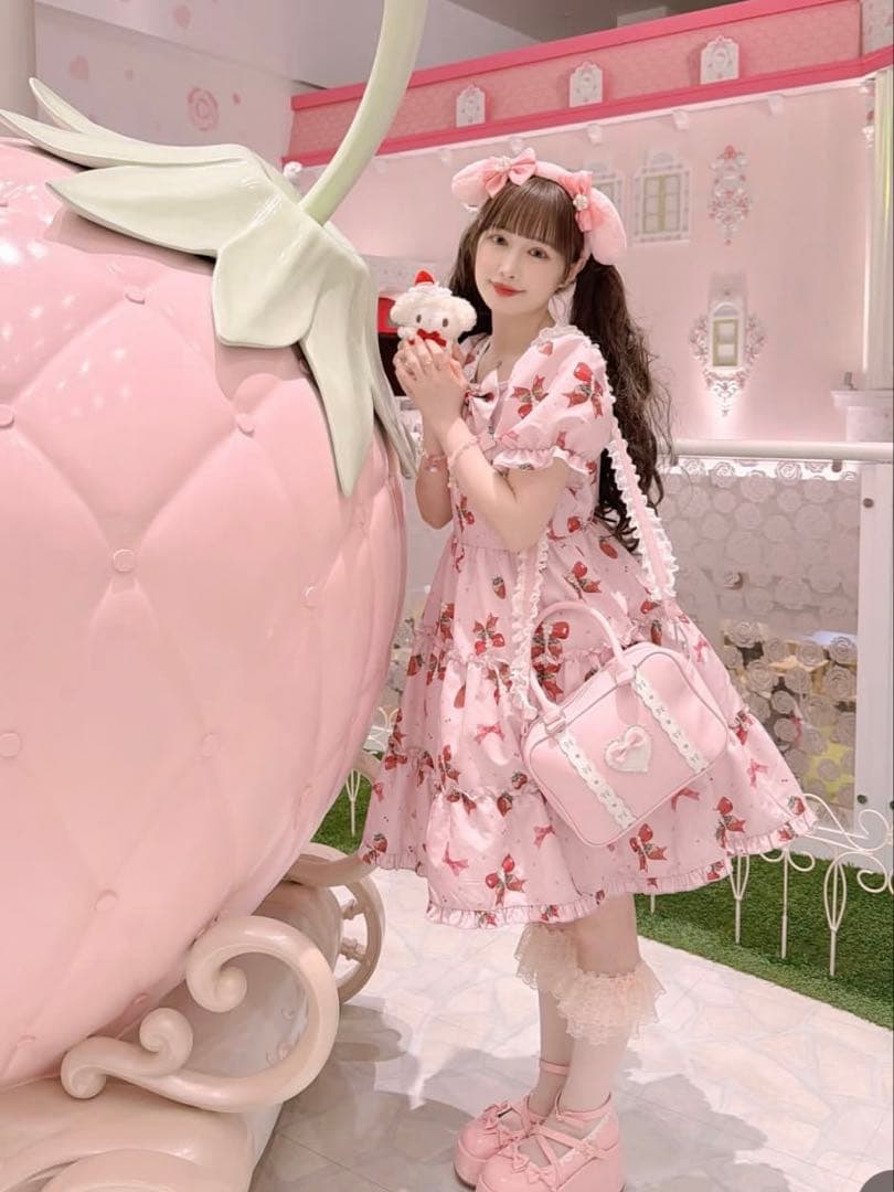 アベイル まゆろん コラボ イチゴ柄ワンピース ピンク Lサイズ