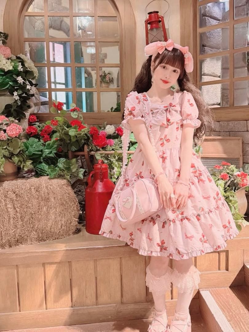 アベイル まゆろん コラボ イチゴ柄ワンピース ピンク Lサイズ