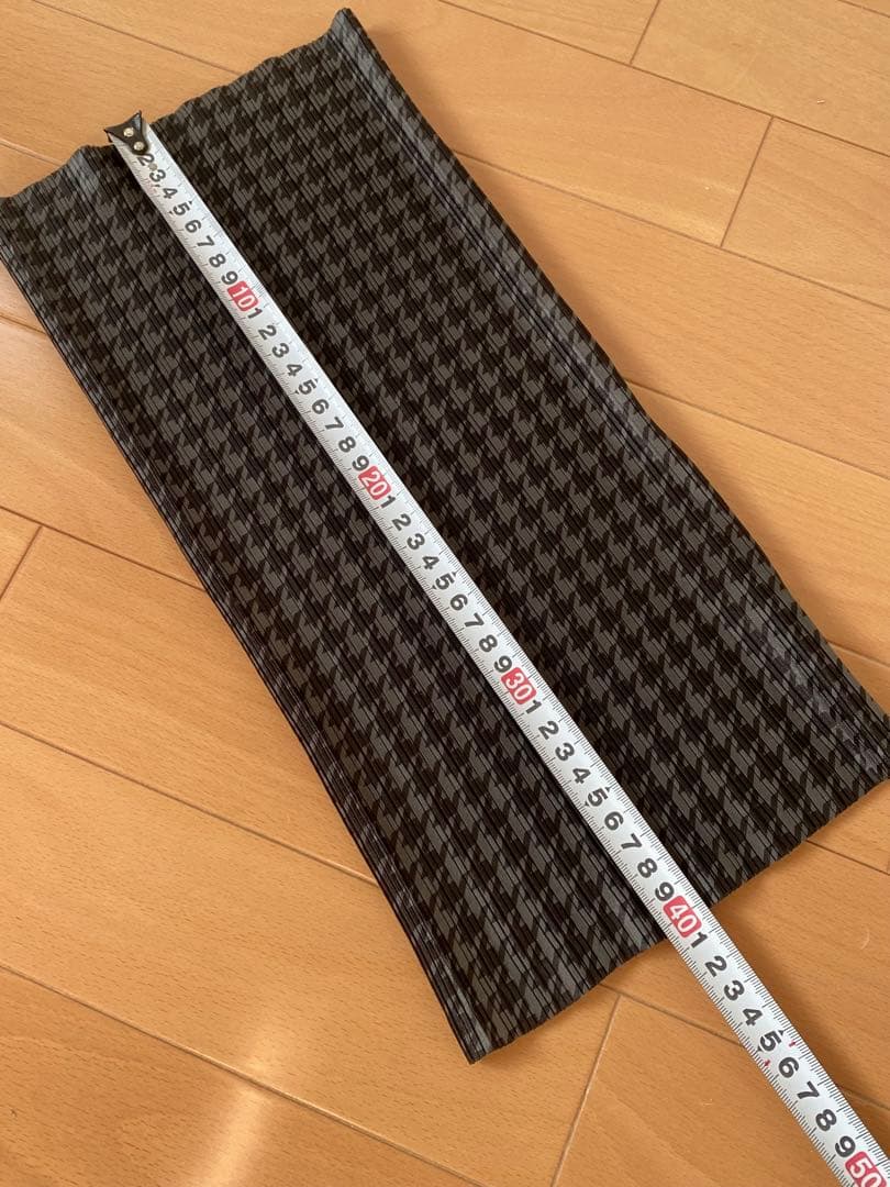PLEATS PLEASE 黒とグレーのチェック柄　タートルネック付き